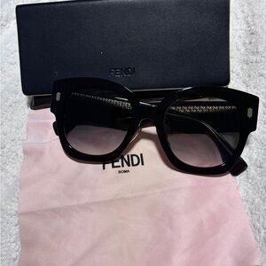 Fendi Elegant Black Sunglasses